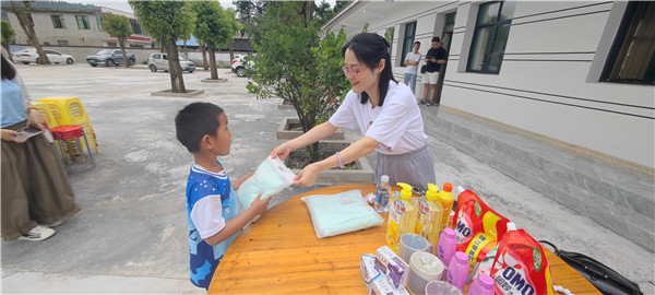 2023-6-21  貴州陽光產(chǎn)權(quán)交易所開展我們的節(jié)日·端午節(jié)主題實(shí)踐活動暨鄉(xiāng)村振興調(diào)研活動11.jpg