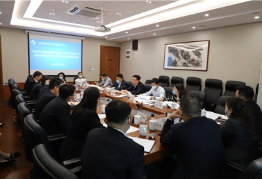 貴州省地方金融監(jiān)督管理局黨組成員、副局長(zhǎng)郭盛一行到貴州陽(yáng)光產(chǎn)權(quán)、貴州環(huán)交所調(diào)研座談并宣講貴州省第十三次黨代會(huì)精神