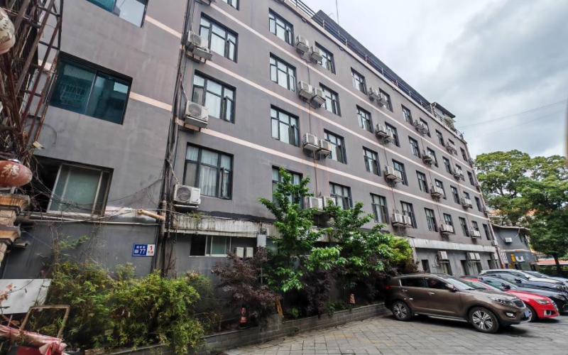 貴州省機關(guān)事務(wù)管理局國有資產(chǎn)管理服務(wù)中心貴陽市云巖區(qū)扁井巷77號1棟1-7層、餐廳、鍋爐房招租